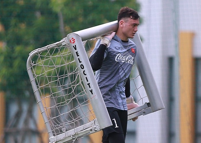 Ảnh bài viết Ông Hải “lơ”: “Đặng Văn Lâm không chỉ hơn Bùi Tiến Dũng về chiều cao”