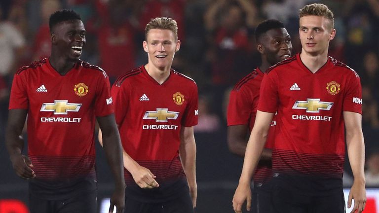 Top 10 áo đấu đẹp nhất NHA 2018/19: Bất ngờ M.U; Arsenal đội sổ