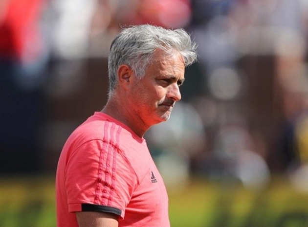 Ảnh bài viết Fan Man Utd phẫn nộ với bình luận của Mourinho 