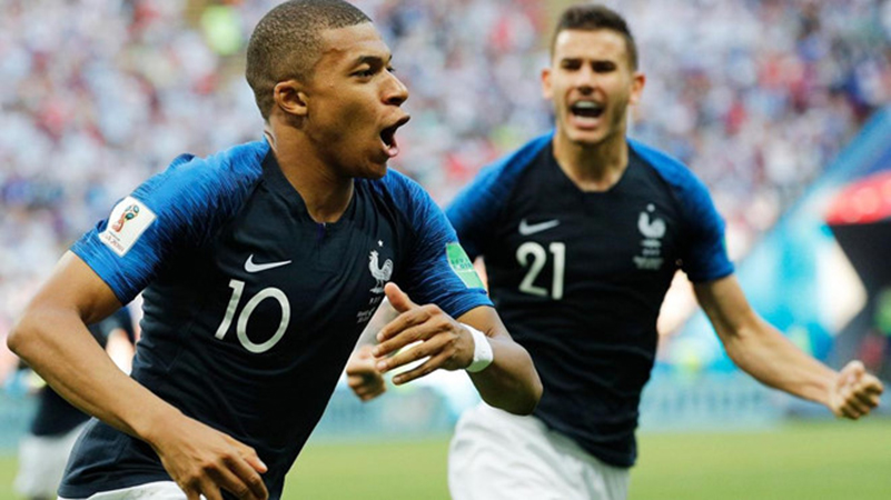 Kylian Mbappe - cảm hứng cho trẻ em khu ổ chuột Paris