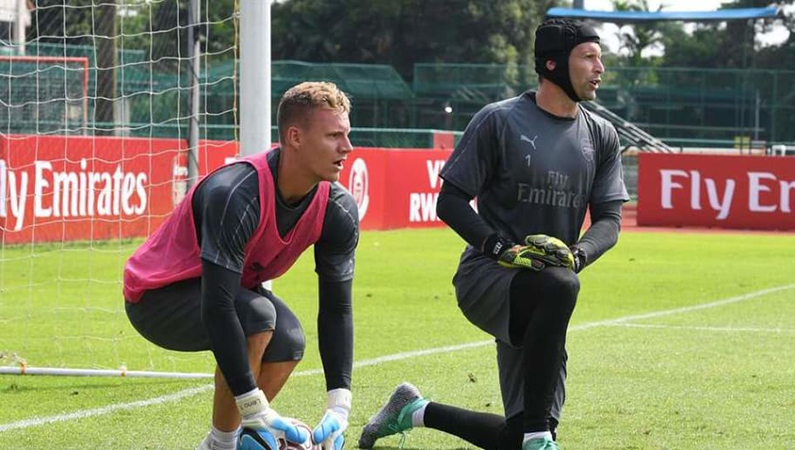 Tân binh Leno tiết lộ được Cech "truyền thụ công lực"