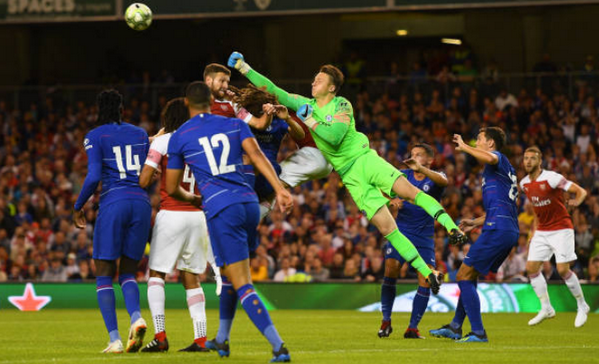 Ảnh bài viết 5 điểm nhấn Arsenal 1-1 Chelsea (Pen 6-5): Cech tuyên chiến; 'Người nhện' trẻ 1m98
