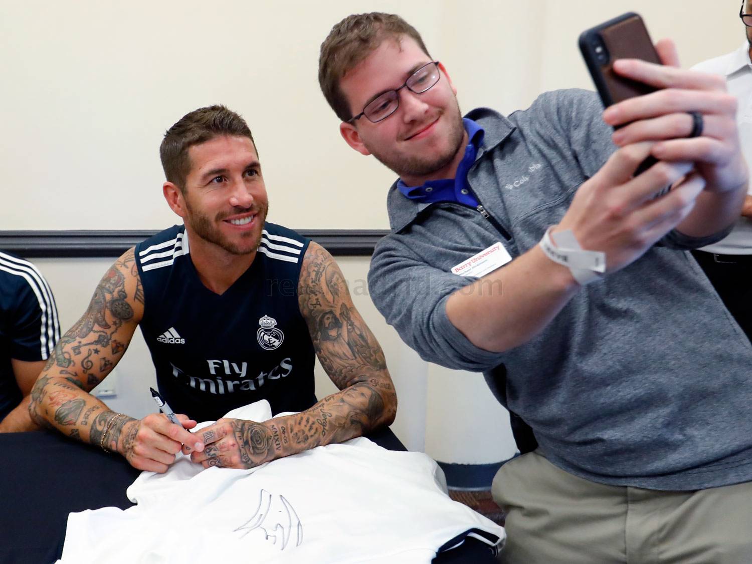 Ảnh bài viết Ramos trở lại, dẫn Real đi họp fan tại Miami