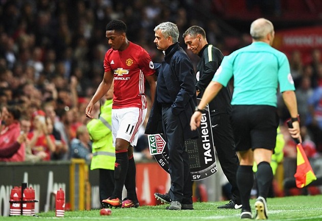 Ảnh bài viết Man Utd trước ngày "đá thật": Ngổn ngang trăm mối lo