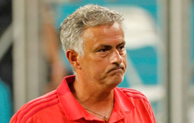 'Mourinho đã tuyệt vọng vì khâu chuyển nhượng của Man Utd'