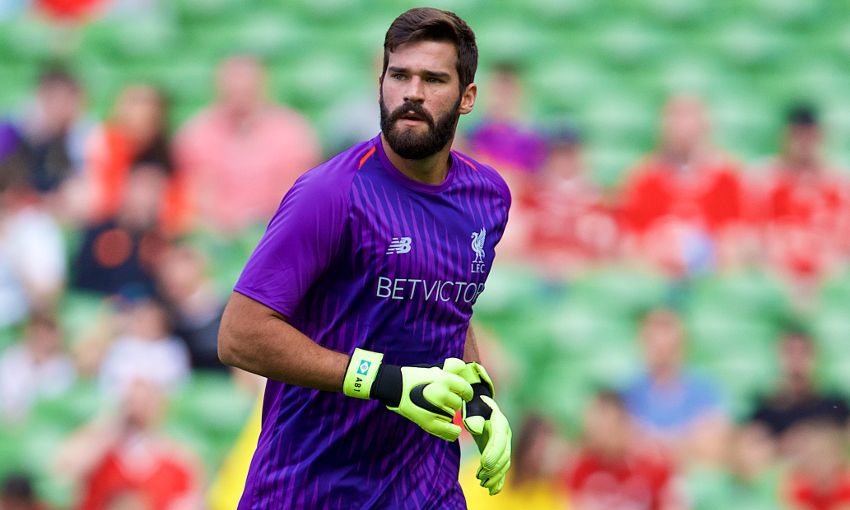 Ảnh bài viết Bom tấn Alisson bị 'dìm hàng' bằng người thừa của Arsenal