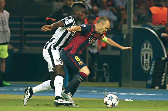 Barca để LỘ cái tên thừa kế chiếc áo số 8 của Andres Iniesta