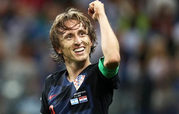 Ảnh bài viết XONG! Luka Modric trở về Tây Ban Nha, nhưng để xin phép được ra đi