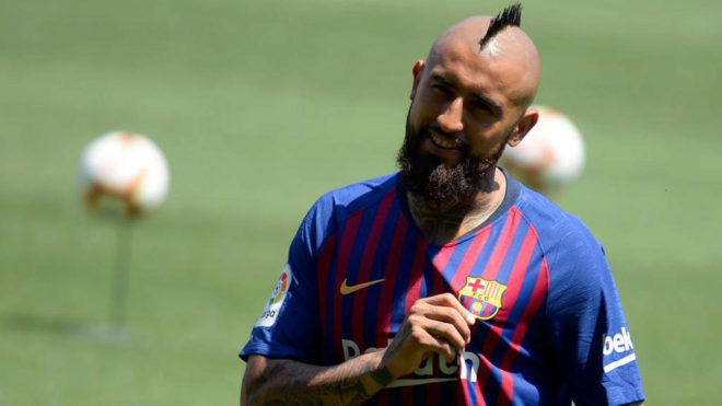 Ảnh bài viết Arturo Vidal chốt xong số áo ở Barcelona