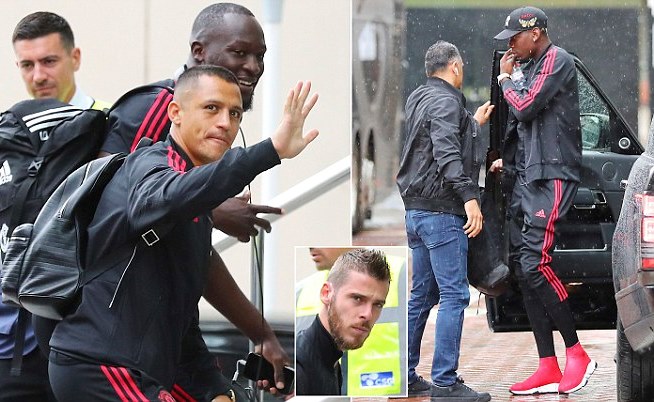 Pogba đội mưa, Fred thân thiết với Pereira ở khách sạn Lowry