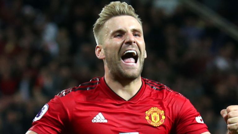 Luke Shaw: Cờ đến tay, dại gì không phất