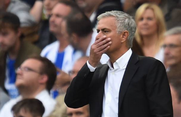 Ảnh bài viết Học trò đá tệ, Mourinho không thể giữ miệng ngay thẳng