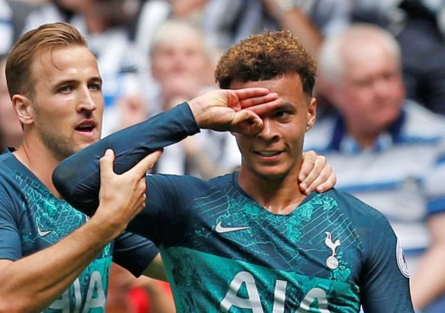 Ảnh bài viết Dele Alli thách thức thế giới với động tác ăn mừng từ 'phim con heo'