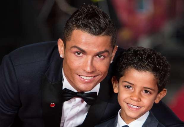 Ảnh bài viết TIẾT LỘ: CR7 "mơ" con trai nối nghiệp cầu thủ