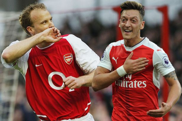 Đôi khi điều Ozil cần là một cú đá của ai đó vào người