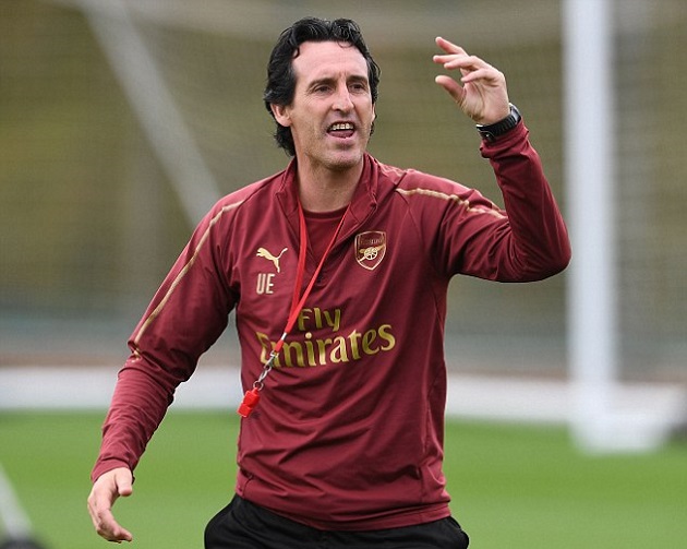 Emery chả khác gì Wenger! Cách mạng nào ở đây?