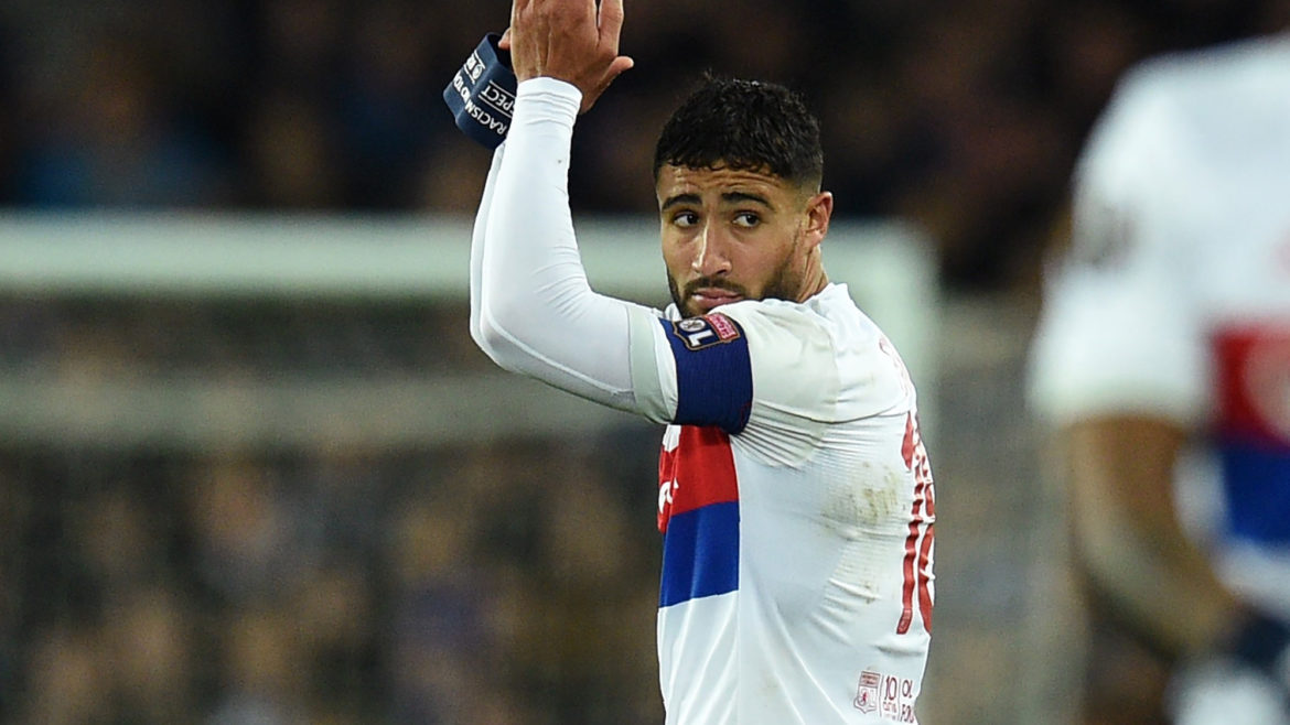 Không được qua Liverpool, Nabil Fekir buồn như "đưa đám"