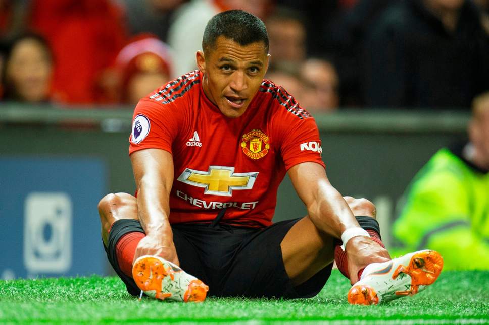 Chiều lòng MU, HLV Chile ra quyết định BẤT NGỜ với Alexis Sanchez