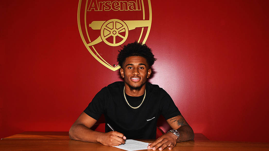 CHÍNH THỨC: Thêm một cầu thủ rời Arsenal