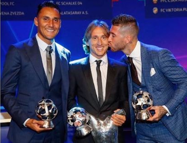 Ảnh bài viết Đồng đội tại Real ủng hộ Modric giành "Quả bóng vàng"