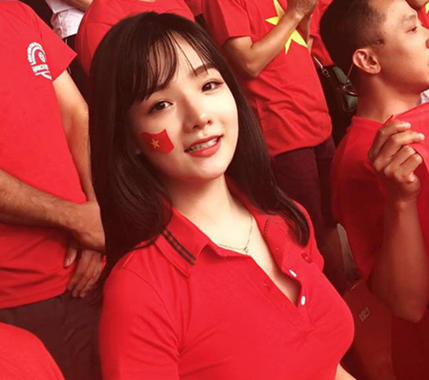 Nhan sắc "vạn người mê" của fan girl Việt xinh đẹp gây "sốt mạng" Hàn Quốc