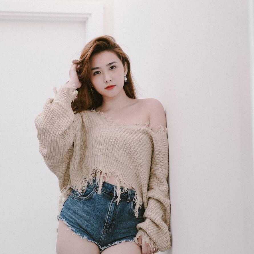 Nhan sắc 'không thể đùa' của bạn gái tin đồn của Tiến Dũng