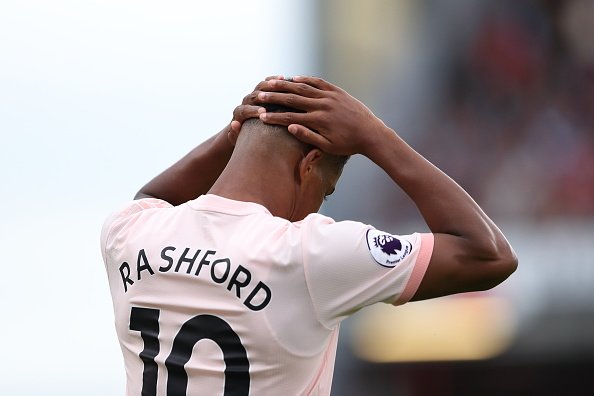 Cay cú vì thẻ đỏ, Rashford làm điều không đẹp trong phòng thay đồ M.U