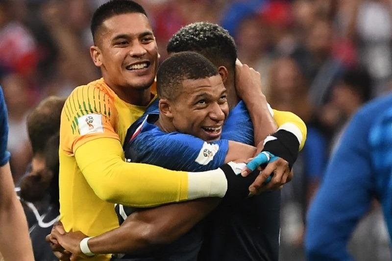 XÁC NHẬN: Người hùng tuyển Pháp muốn rời PSG đến Chelsea hè qua