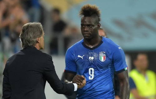Italia hòa vất vả Ba Lan, Mancini nói gì về Balotelli?