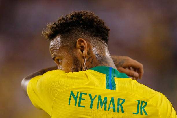 Ảnh bài viết Neymar tái hiện hình ảnh 'đau xót' tại World Cup