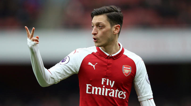 Ozil chọn ra đội hình 5 cầu thủ xuất sắc nhất lịch sử Arsenal, Vieira "không có cửa"