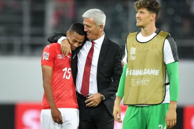 Thi đấu rực sáng, HLV Petkovic lại có hành động khiến Shaqiri buồn lòng