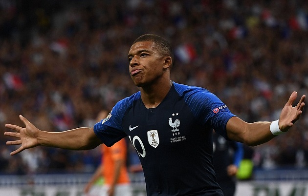 Ảnh bài viết Chấm điểm Pháp: Quả bóng vàng tương lai hành hạ Van Dijk