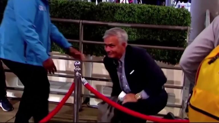 Ảnh bài viết 'Chết cười' với phát biểu của Mourinho về sự cố vấp ngã tại Wembley