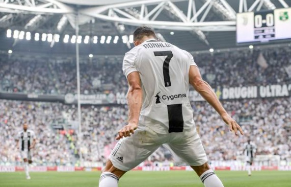 Ảnh bài viết Mở tài khoản, Ronaldo nghẹn ngào ôm chặt lý do giúp mình bùng nổ