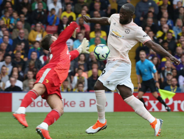 Ảnh bài viết Chơi trò 'bẩn', Ben Foster vẫn không thể ngăn Lukaku ghi bàn