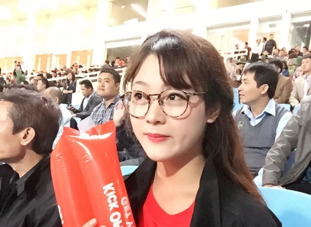 Rời xa Hòa Minzy, đây là cô gái xinh xắn Công Phượng đang hẹn hò?