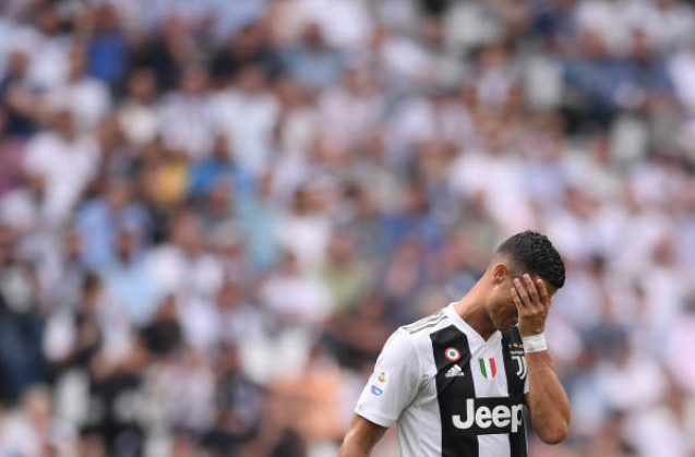 Ảnh bài viết Ronaldo bật khóc ngay trên sân khi có được bàn đầu tiên cho Juventus