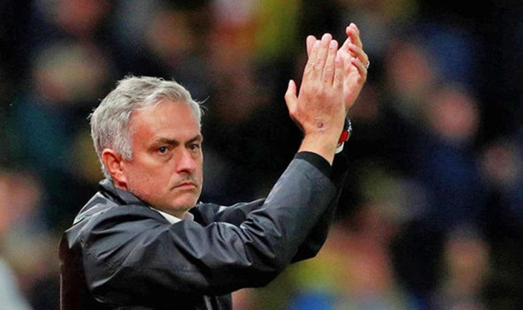 Cựu danh thủ Man Utd chỉ đích danh cái tên Mourinho cần trao suất đá chính