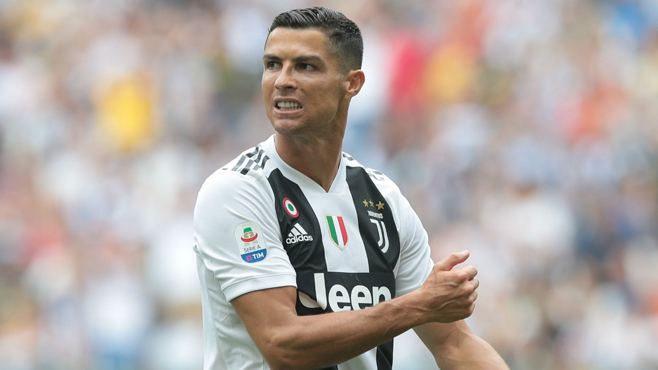 "Ronaldo chỉ ăn may thôi"