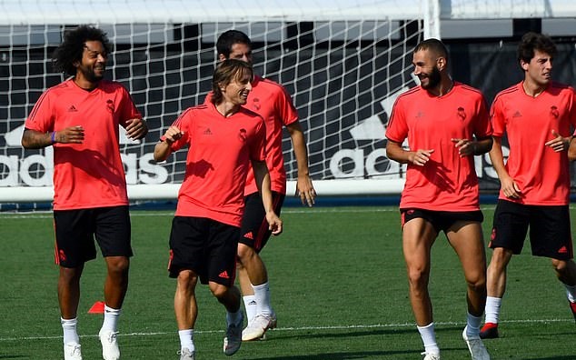 Ảnh bài viết Real Madrid chuẩn bị đấu AS Roma: "Đáng sợ hơn khi không có Ronaldo"