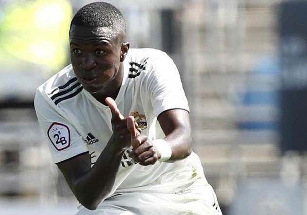 Ảnh bài viết SỐC với lí do Real Madrid "cấm túc" thần đồng Brazil