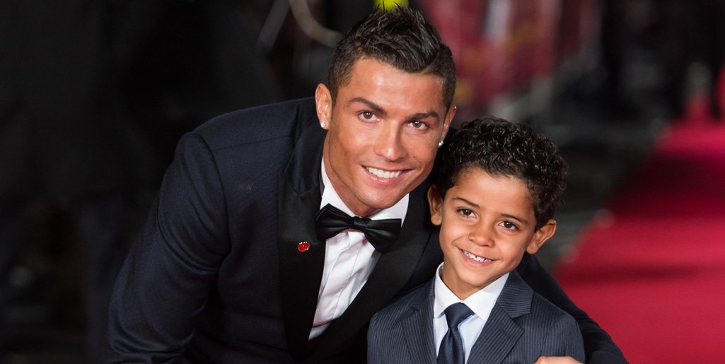 Cậu cả chơi hay, Ronaldo nói lời khó tin