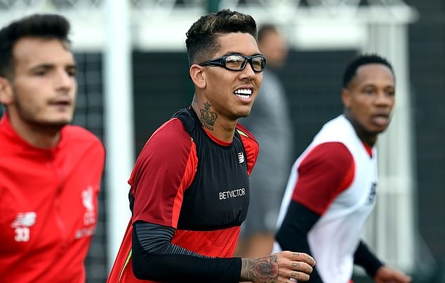 Ảnh bài viết 'Độc nhãn' Firmino khoe dụng cụ lạ trên sân tập Liverpool