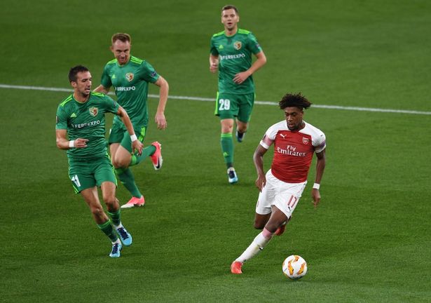 5 điểm nhấn Arsenal 4-2 Vorskla: Emery hồi sinh "tù trưởng", Lichtsteiner dạy Bellerin cách phòng ngự