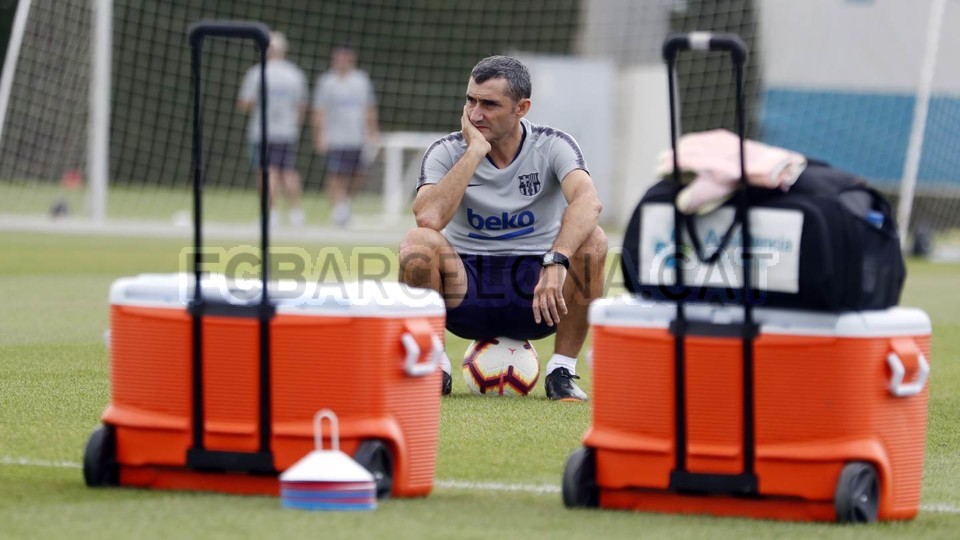 Ảnh bài viết HLV Valverde buồn rũ rượi khi Barcelona đứt mạch thắng