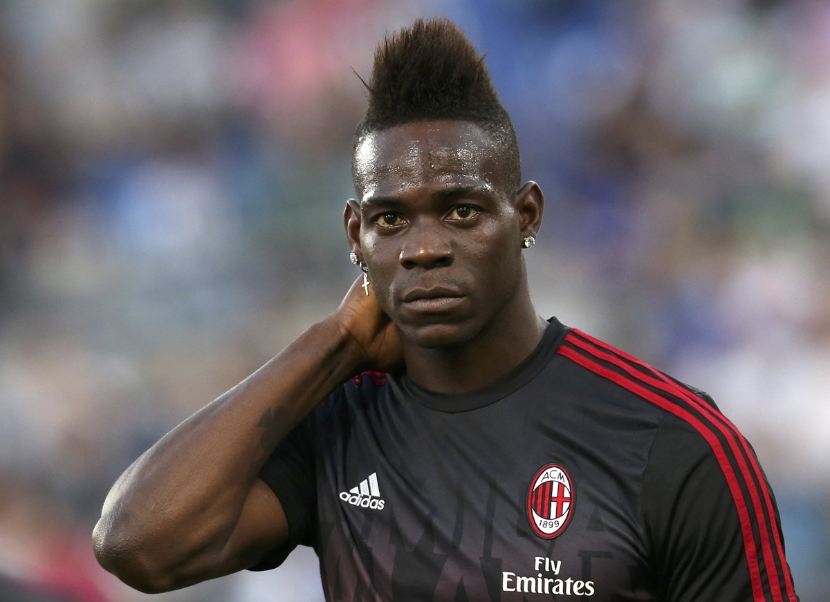 Ảnh bài viết "Tôi đá Balotelli và đồng đội cậu ta đến đập tay ăn mừng với tôi"