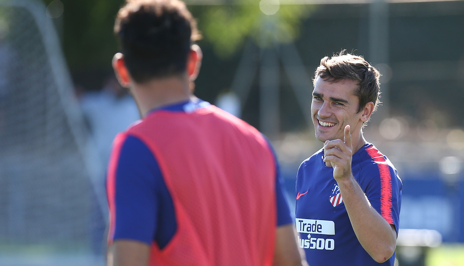 Ảnh bài viết Bị FIFA lãng quên, Griezmann vẫn vui vẻ tại Madrid