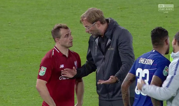 Jurgen Klopp phân trần lý do xông vào sân quát mắng Shaqiri