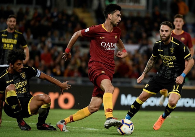 Serie A đêm qua: AS Roma dạo chơi và Benevento Calcio thứ hai xuất hiện